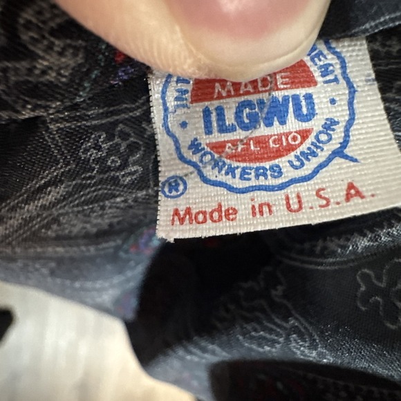 Donnybrook Maroon Long Wool Peacoat Gold Lion Buttons Size 12 Paisley Liner - Picture 12 of 13